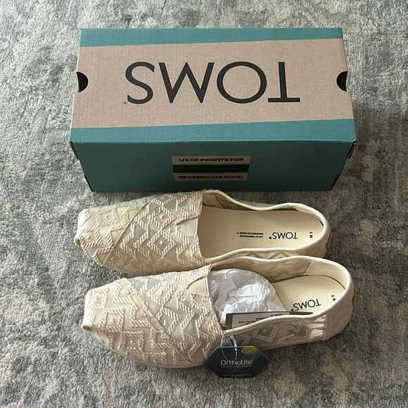 Toms Shoes - Brand new Women’s Toms slip on